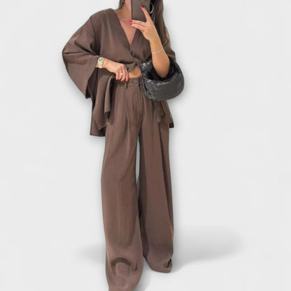 Aurora - Lässiges V-Ausschnitt Top und Hose Duo