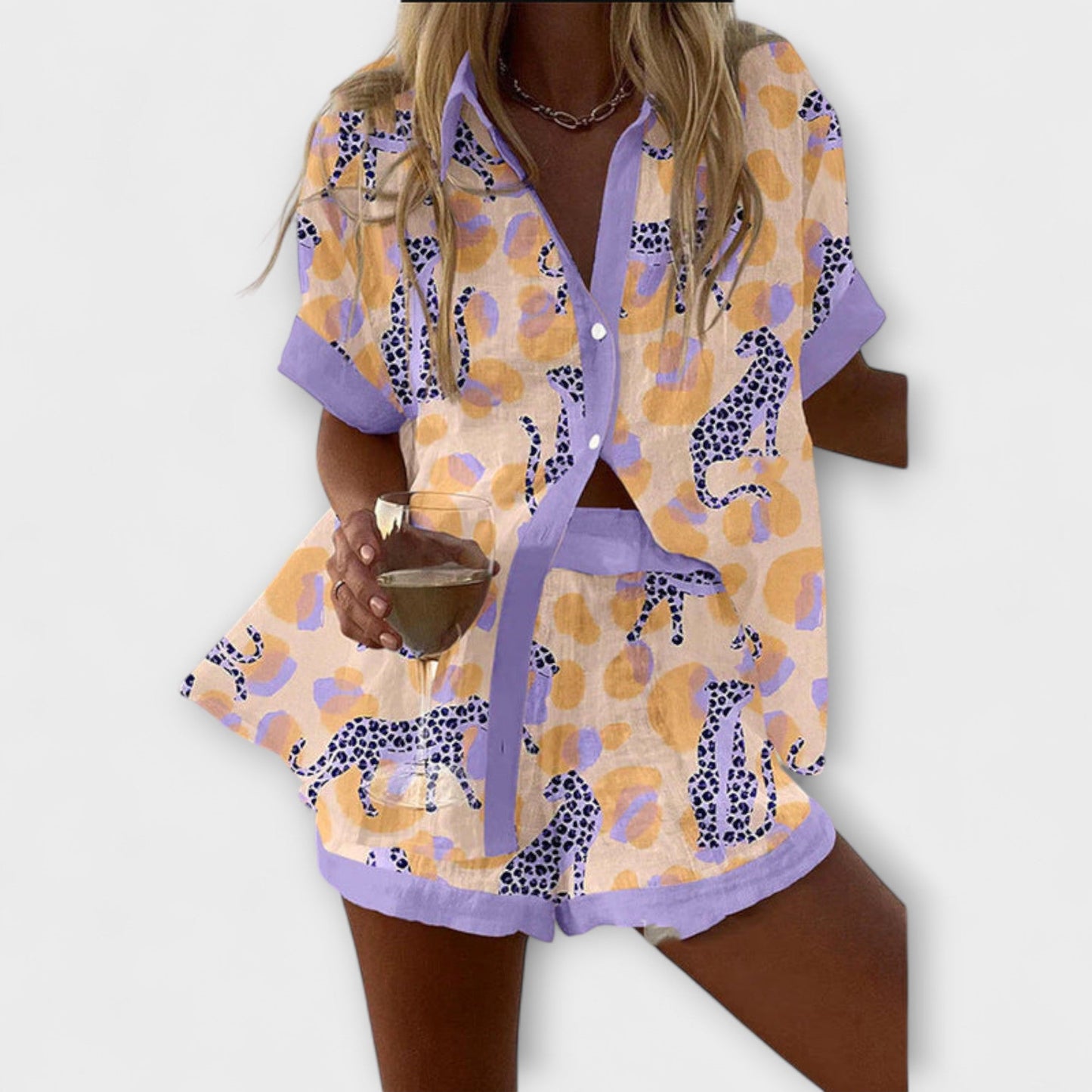 Reolia – Ensemble im Leopardenlook