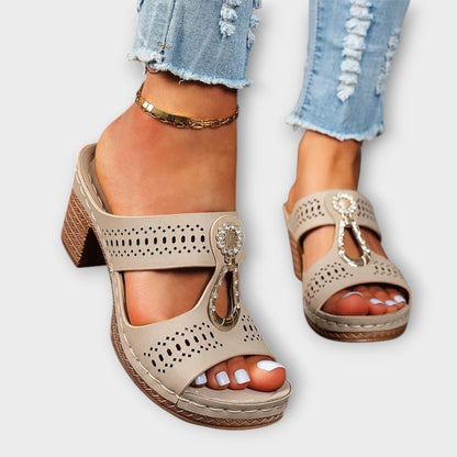 Aurora - Stilvolle und Bequeme Orthopädische Sandalen