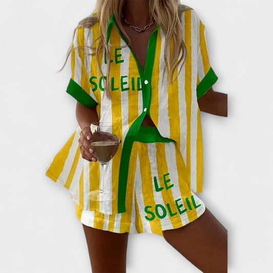 Aurora – Gelber Leinenstil mit Schwung