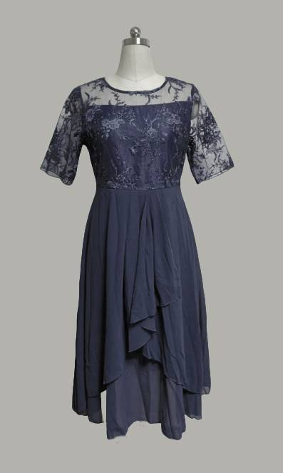 The product title remains unchanged: "Kleid für Hochzeitsgäste".