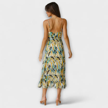 The product title remains unchanged: "Thekla - Elegantes Sommerkleid".