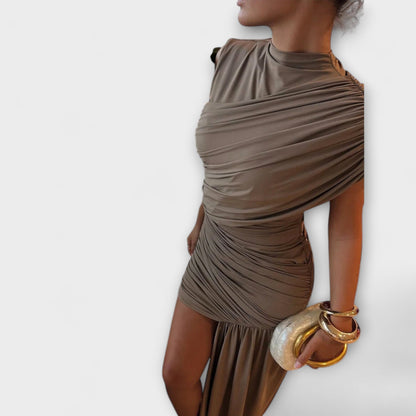 Aurora - Schickes, schmal geschnittenes Kleid mit Rundhalsausschnitt und Plissee